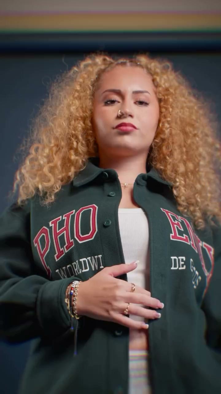 Susi · Studio (Portrait studio) — aperçu de la vidéo 3 sur 14